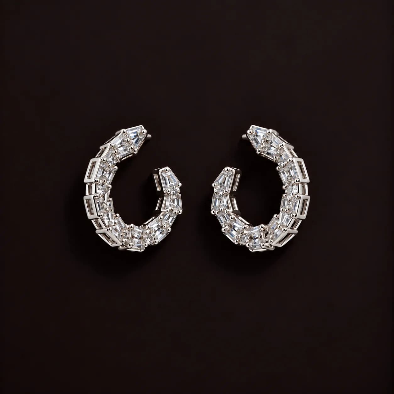 Brinco de Noiva Arc Zirconia strass banho rodio branco