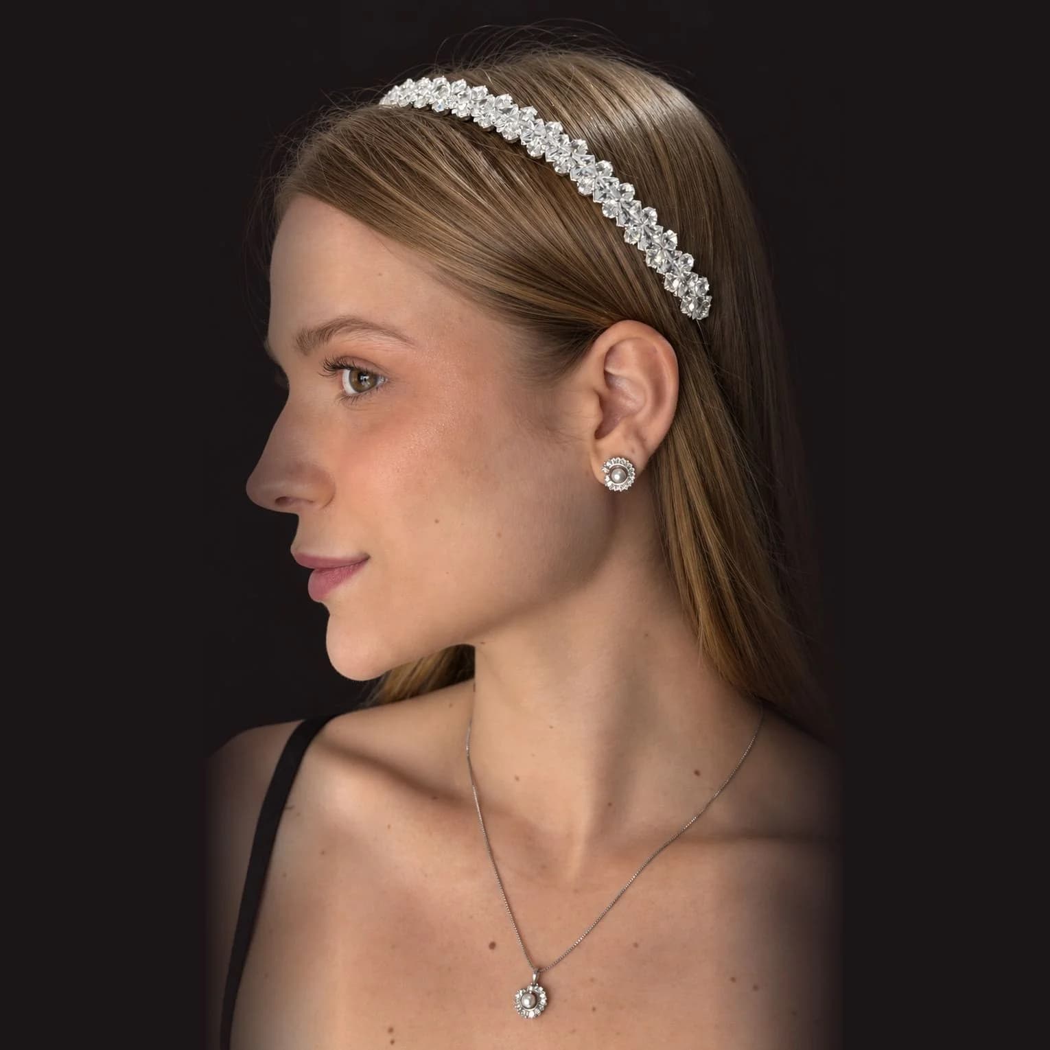 conjunto tiara + brinco + colar com banho de rodio branco, zirconia e strass